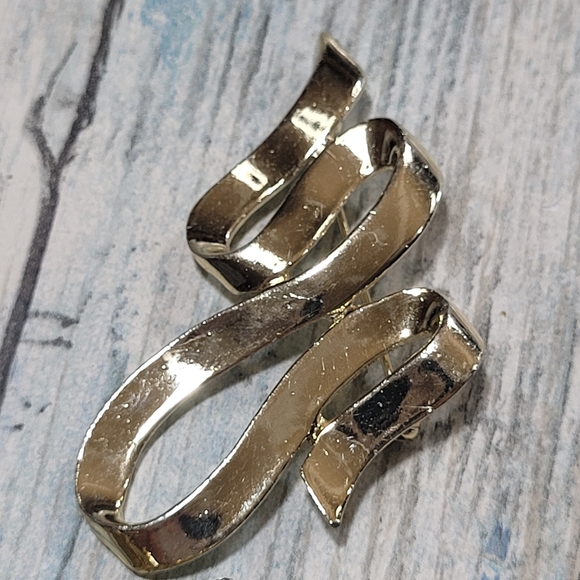 Five Gold Brooches!!!!! - Picture 11 of 12